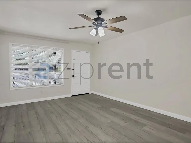 3097 W Sussex Way — Photo 17