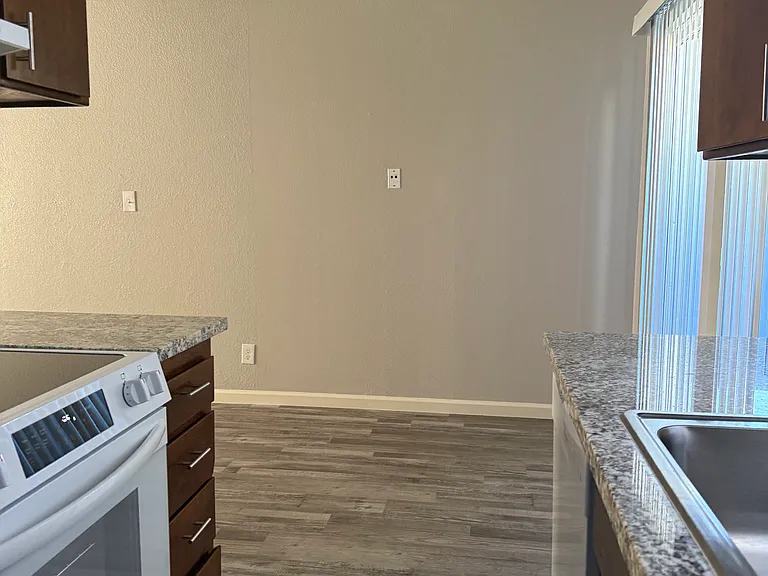 151 20th Century Blvd #11 — Photo 3