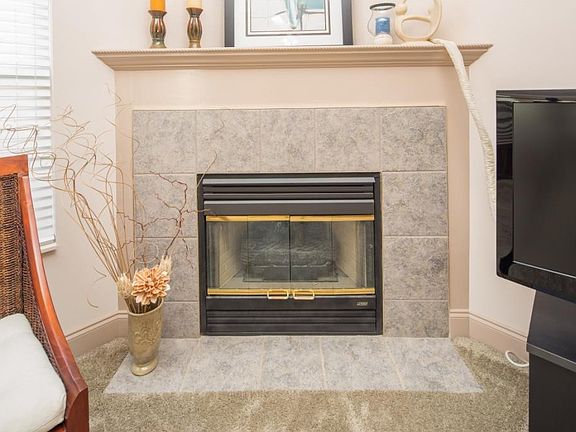 3rd image of 210 Avonlea Pl #5C