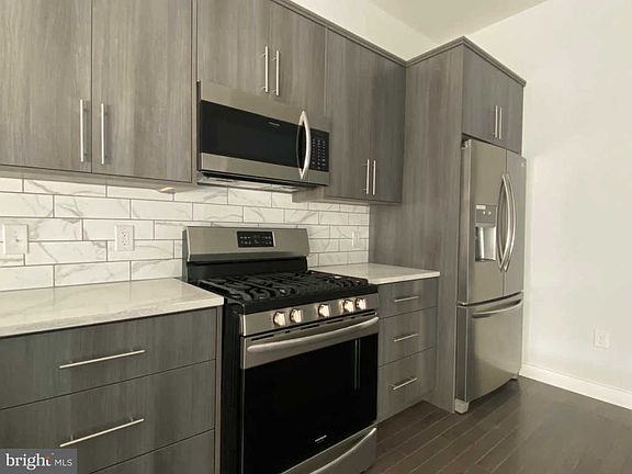 5th image of 1755 N Marshall St #1