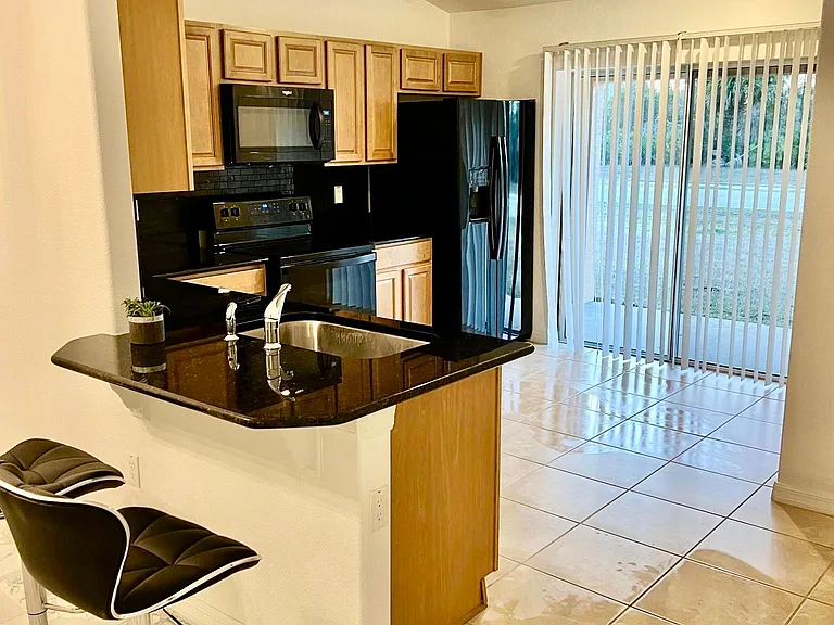 2 Sebastian Ct — Photo 4