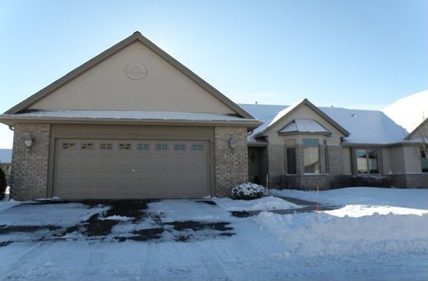 1st image of 211 Eagles Cove Cir