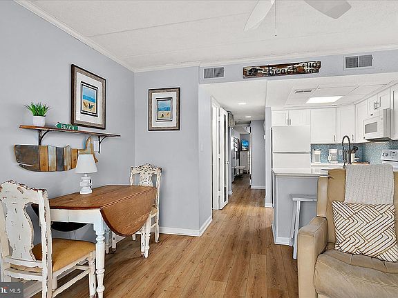 5th image of 10 143rd St Unit 405