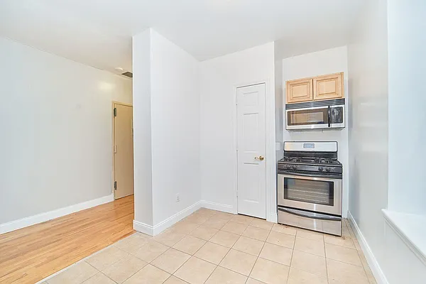 Rented by Living New York | media 10