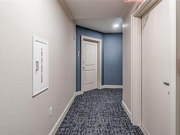 4th image of 270 17th St NW Unit 2709