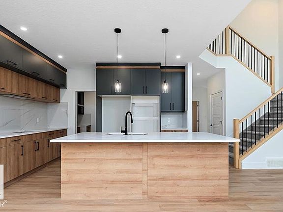 5th image of 3311 Chernowski Way SW