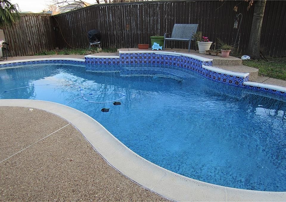 1st image of 3928 Berrybush Ln