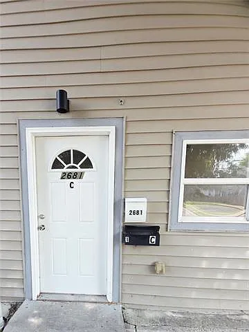 4 bed, 1.0 bath, 1100 sqft, $1,800 — Photo 2