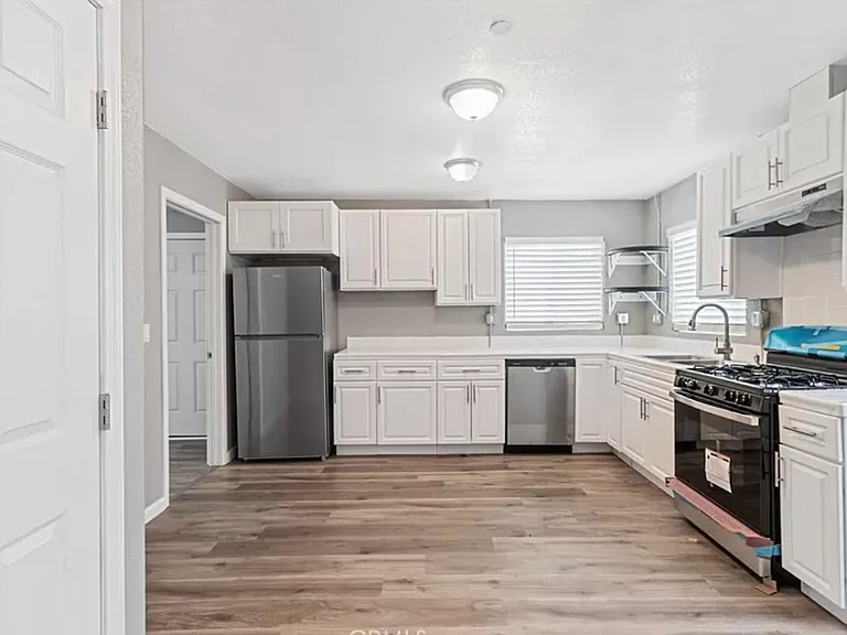 211 W Buena Vista St #1 & 2 — Photo 2