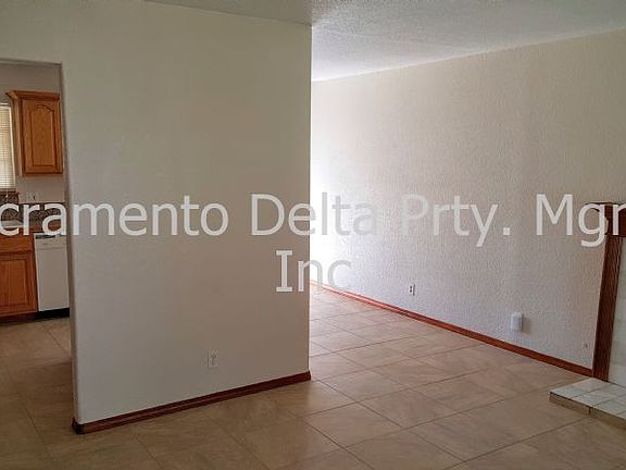 4th image of 6854 Butterball Way