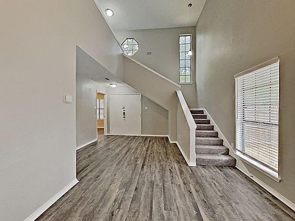 5th image of 1310 Overlook Dr