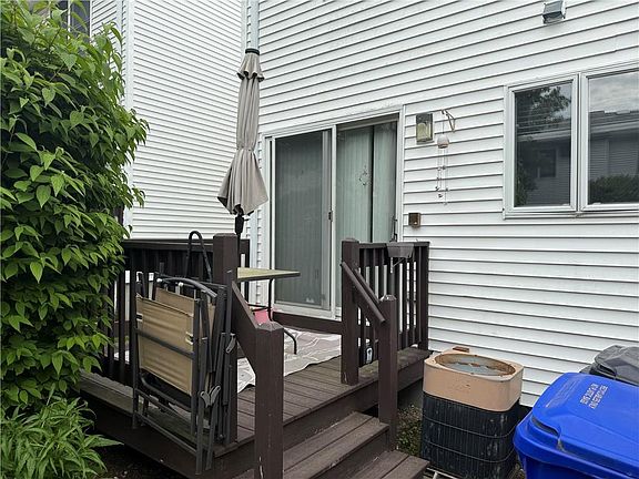 3rd image of 22 Iris Ln