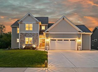 923 Kohlwey Dr, Grafton, WI 53024