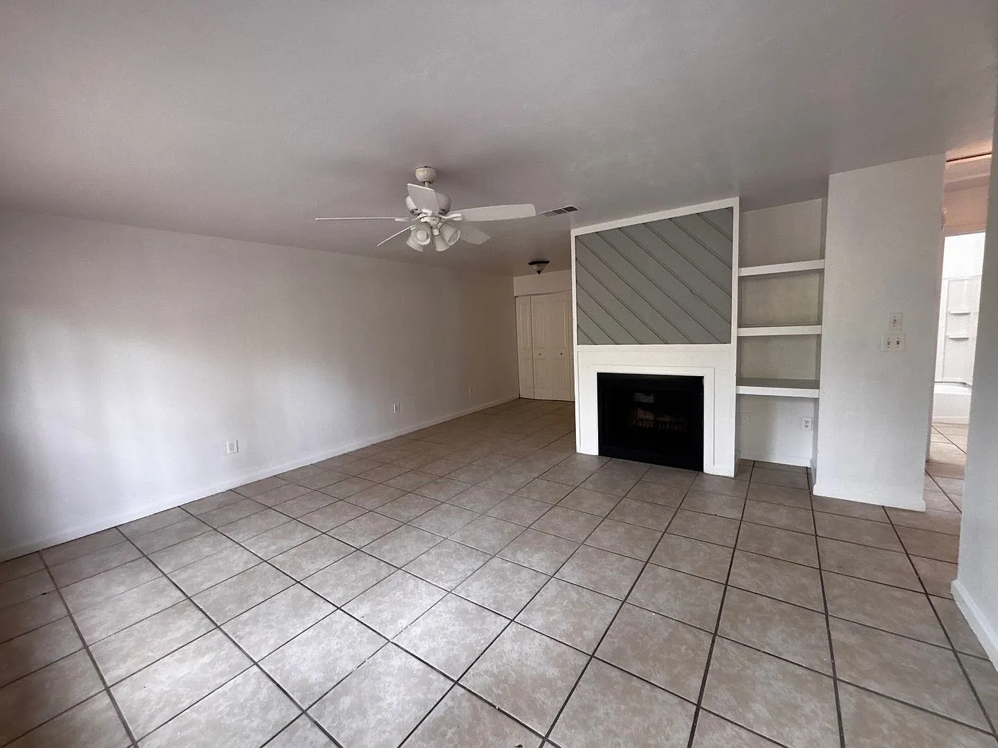911 Sw 59th Ter — Photo 1