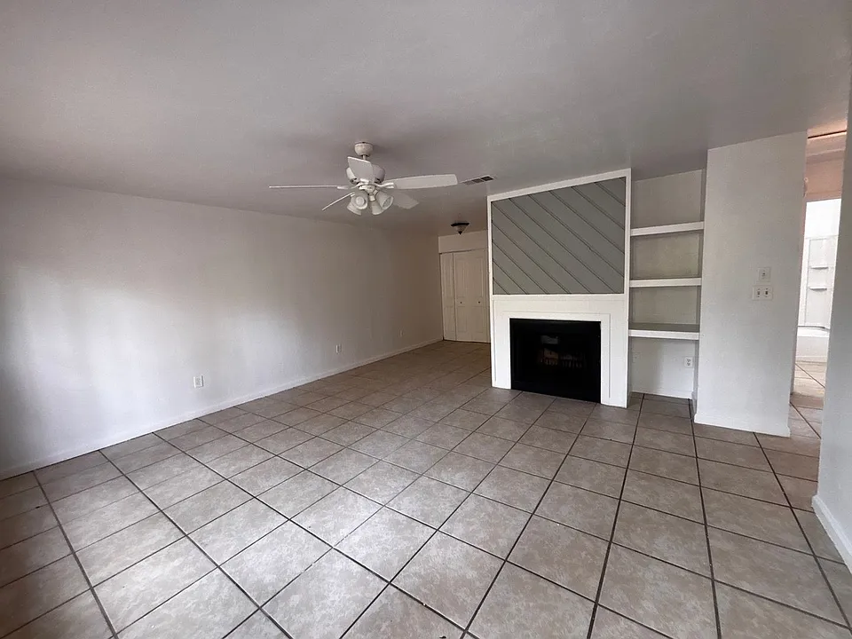 911 SW 59th Ter