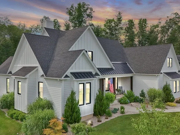 9 Noble Steed Xing, Southwick, MA 01077