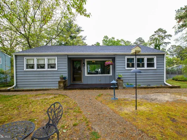 204 Holly Ln, Williamstown, NJ 08094