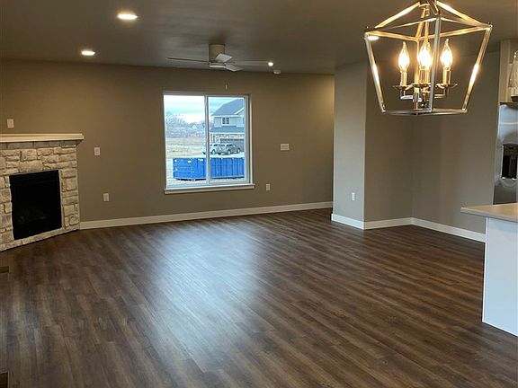 5th image of 3334 Loethen Ln