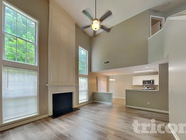 411 Yarrow Way — Photo 2