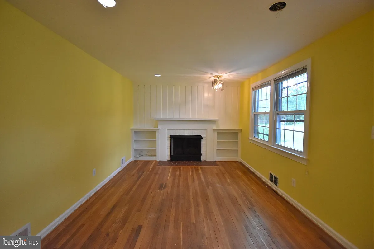 Building Photo - 7804 Ridgewood Dr
