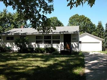 1st image of 2729 Chippewa Ave
