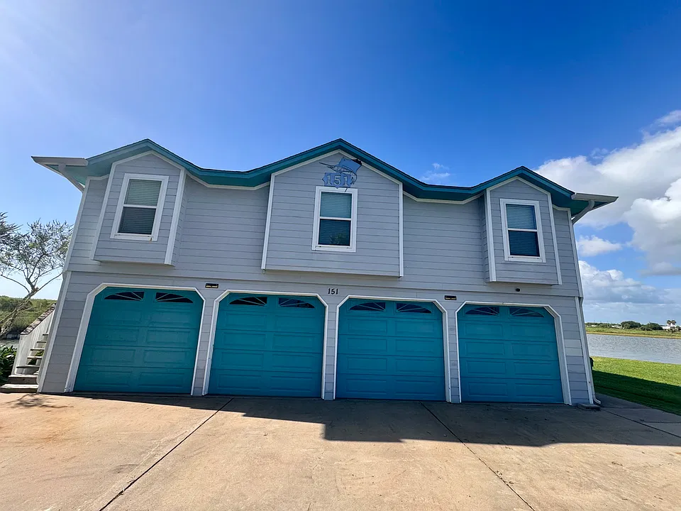 151 Jolly Boat Ln