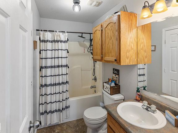 5th image of 603 Meadow Ln