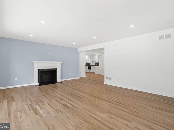 3rd image of 122 Wynnwood Dr