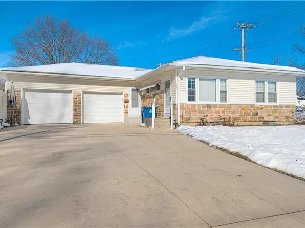 421 E Main St, Odessa, MO 64076