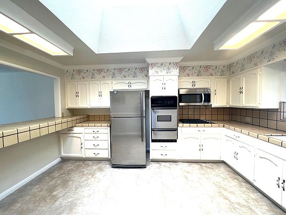 3rd image of 1504 Oak Ave