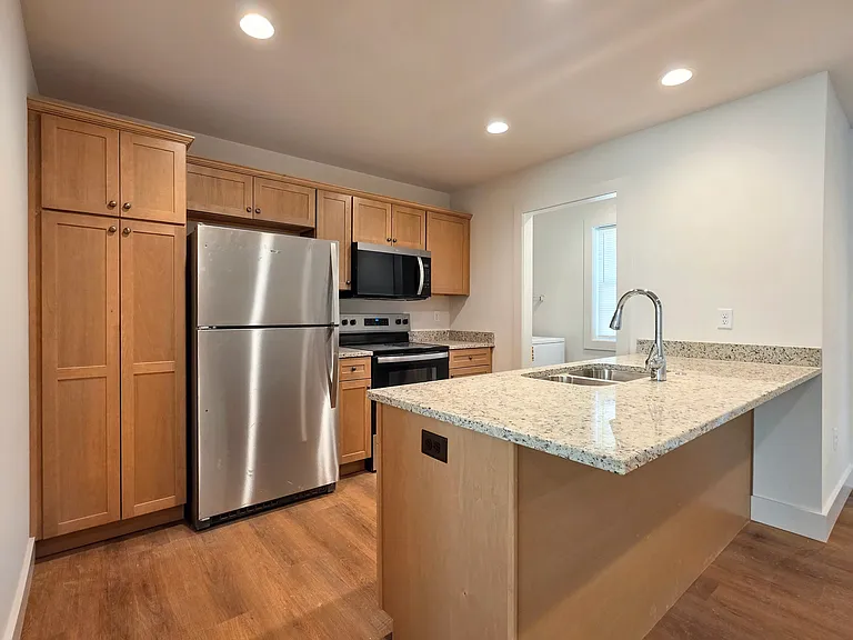 267 Locust St — Photo 6