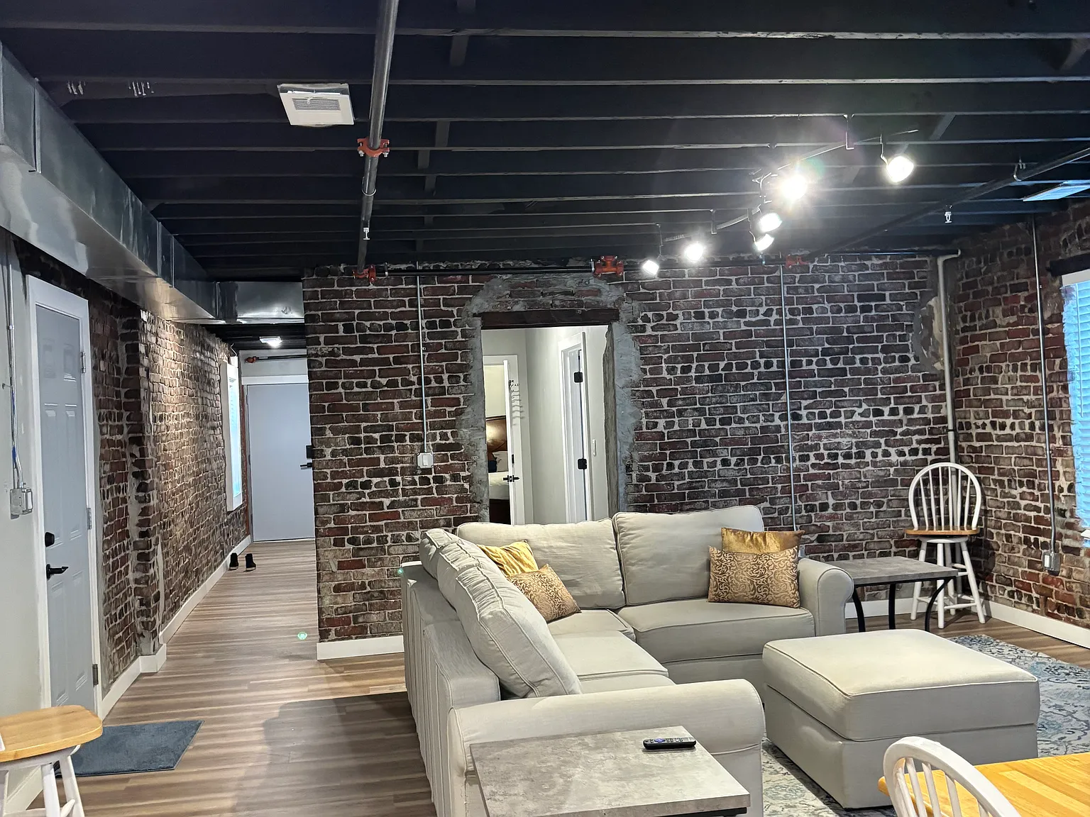 2 bed, 1200 sqft, $2,499 — Photo 3