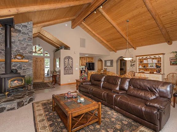 4th image of 1103 Lassen View Dr