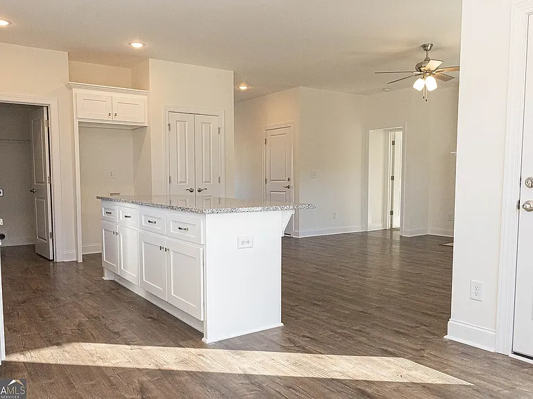 705 Riverside Ests — Photo 6