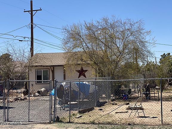 3rd image of 805 W Dewey Ave