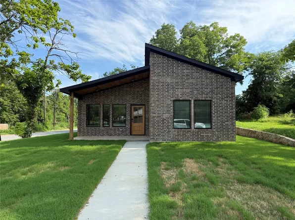 831 W Elm St, Denison, TX 75020