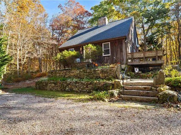 53 Top Hill Dr, West Kingston, RI 02892