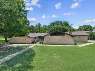 2701 Broadmoor Dr, Bryan, TX 77802