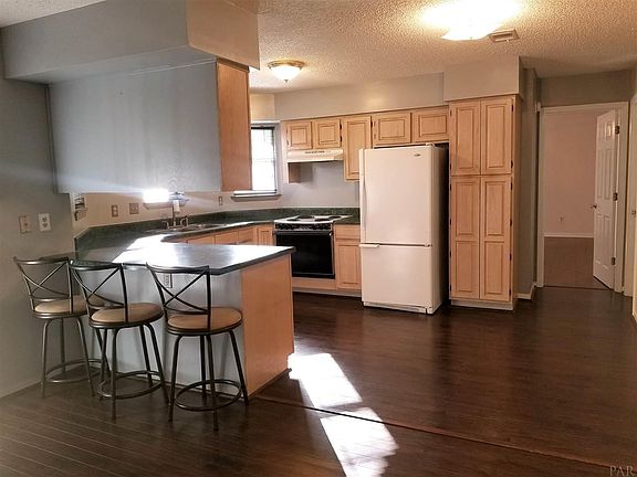 4th image of 4789 Carlyn Dr
