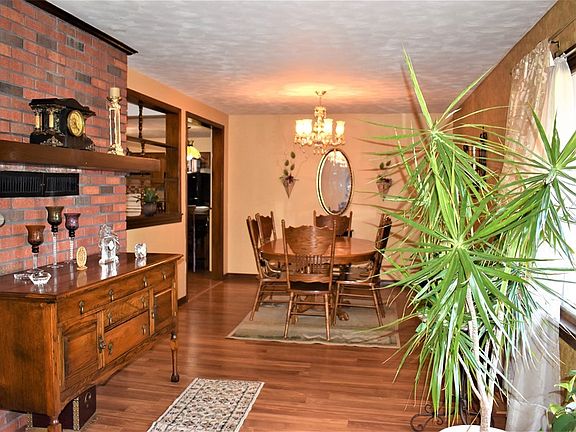 3rd image of 402 W McKinley St