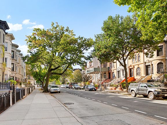 4th image of 243 New York Ave #1