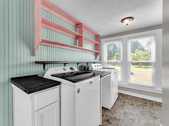 5th image of 106 E Mount Vernon Road