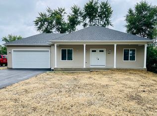 421 Sherwood Dr, Aurora, IL 60504