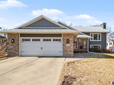 2305 S Roosevelt Ave, Sioux Falls, SD, 57106