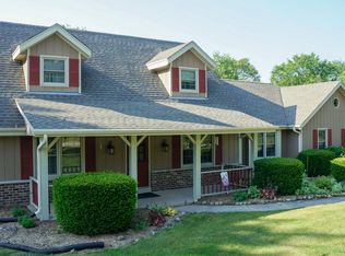 S72W24360 Essex Xing, Waukesha, WI 53189