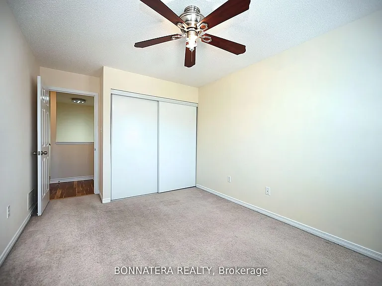 409 Hobbs Cres — Photo 25