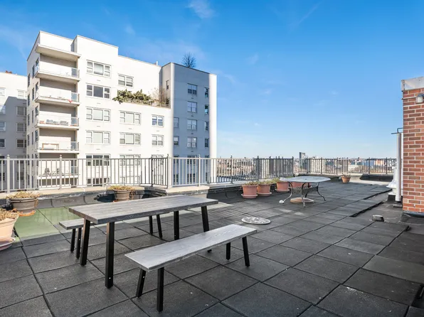 520 East 76th Street image 8 of 9