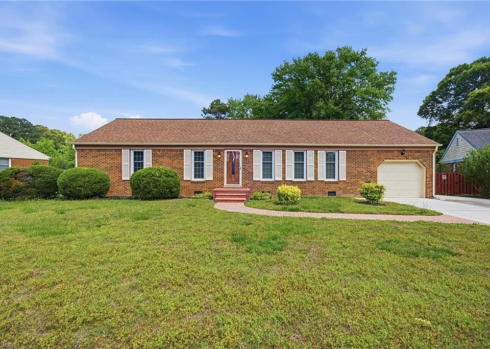 1st image of 705 Caravelle Dr