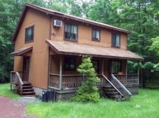 128 Tiffany Rd, Hawley, PA 18428