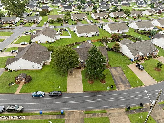 4th image of 2917 A Jessica Dr #A